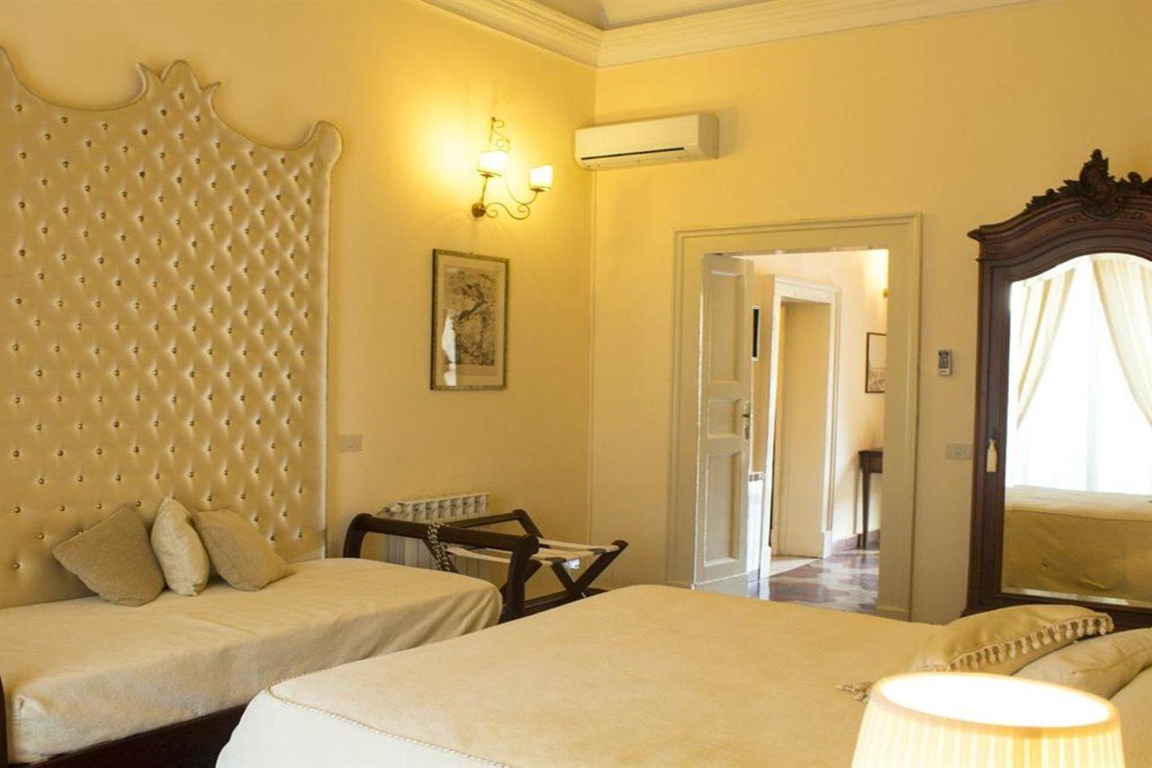 Principe Di Francalanza Bed & Breakfast Catania Bagian luar foto