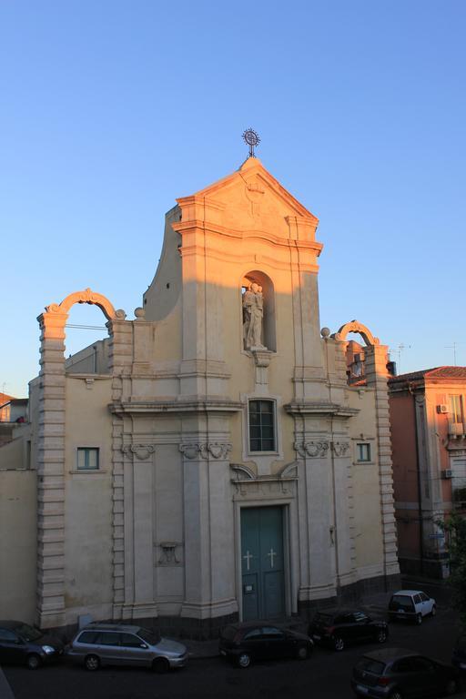 Principe Di Francalanza Bed & Breakfast Catania Bagian luar foto